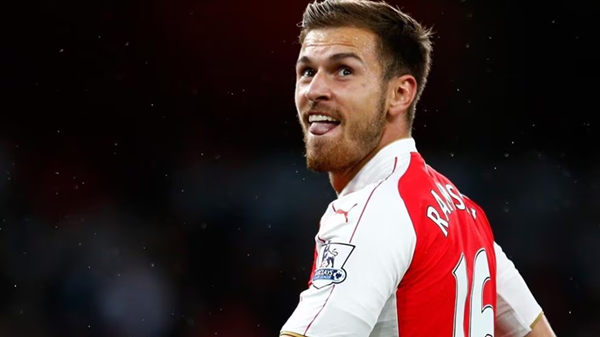 Aaron Ramsey: Chuyến phiêu lưu từ lời mời của Sir Alex Ferguson đến thành công rực rỡ tại Arsenal