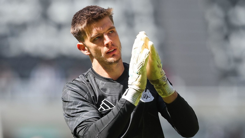 Vấn đề nan giải của Man Utd: Emiliano Martinez, Nick Pope hay Senne Lammens?